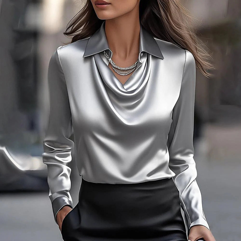 PERLA | Blouse avec éclat luxueux et col à plis